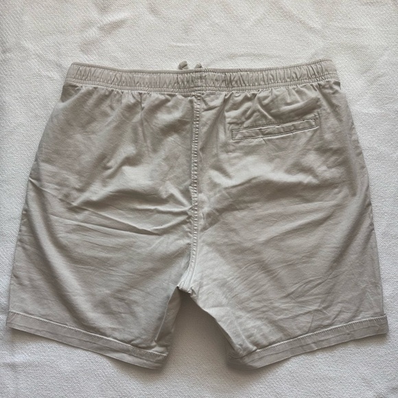 Old Navy pull-on chino jogger shorts w/ built in flex - Picture 2 of 3